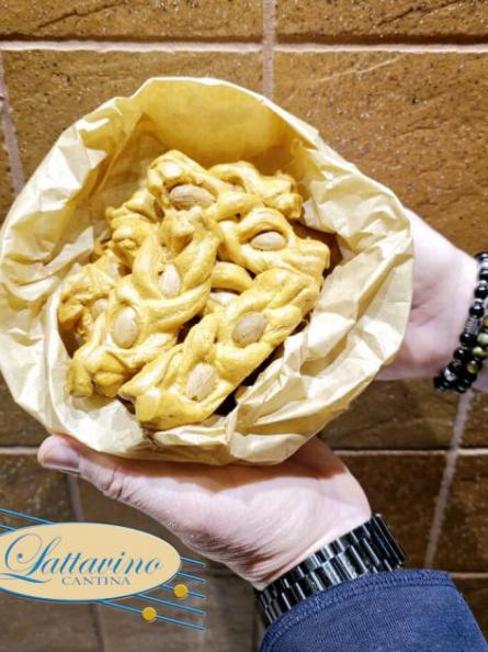 Intorchiate salate con mandorle